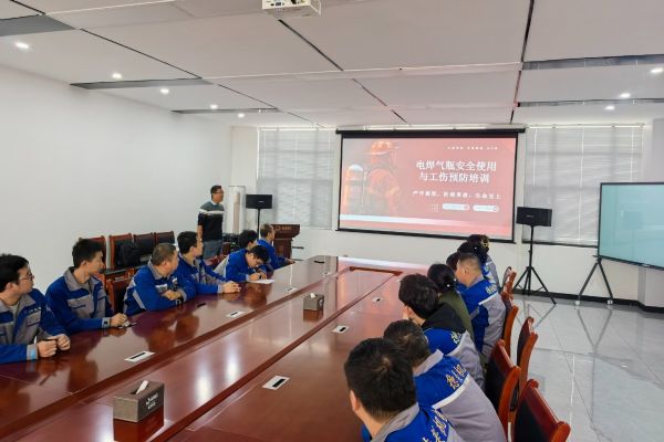 規范操作流程，共筑安全防線(xiàn)—泰安德美機電成功舉辦工傷預防專(zhuān)題培訓